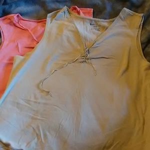 Women's lace up tank with lace trim